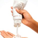 Innisfree Volcanic BHA Pore Cleansing Foam 150g - Image 3